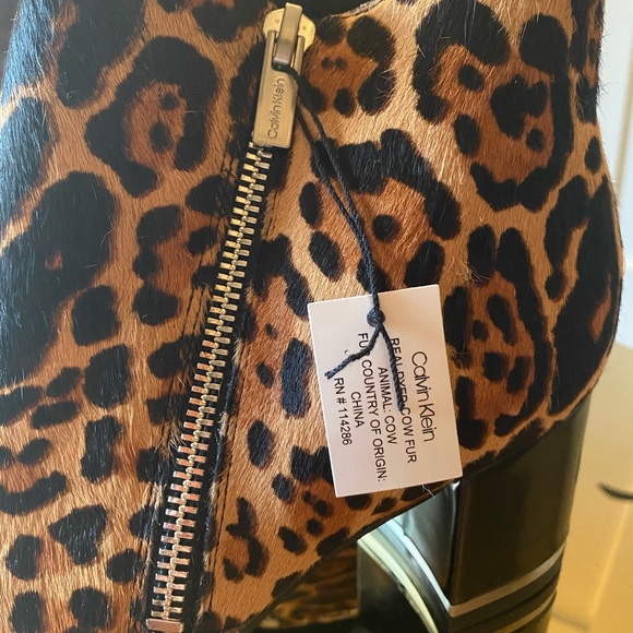 Calvin Klein Cheetah Print Booties Size: 7.5 - Picture 3 of 5